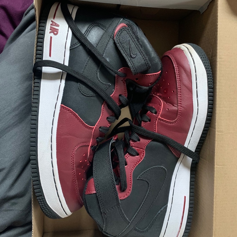Size 7Y Air Force 1 Mids - Picture 1 of 2